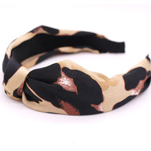 Load image into Gallery viewer, Leopard Knot Hairband