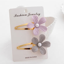 Load image into Gallery viewer, Kids Pearl Flower Hair Clip